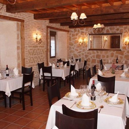 La Casona De Dona Petra Hotel Villarmentero de Campos Bagian luar foto