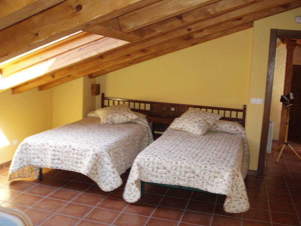 La Casona De Dona Petra Hotel Villarmentero de Campos Bagian luar foto
