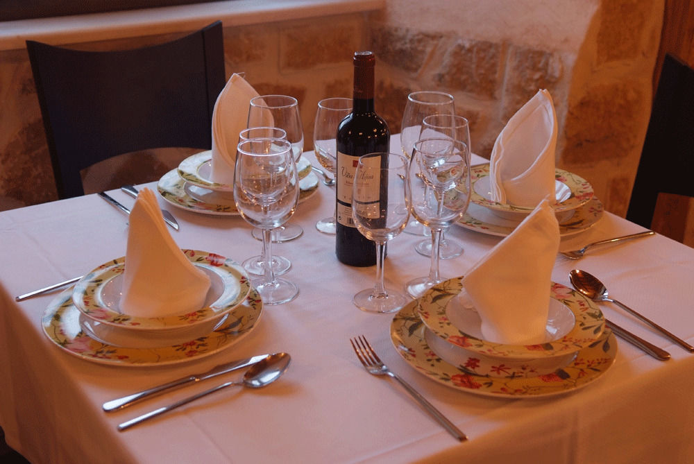 La Casona De Dona Petra Hotel Villarmentero de Campos Bagian luar foto