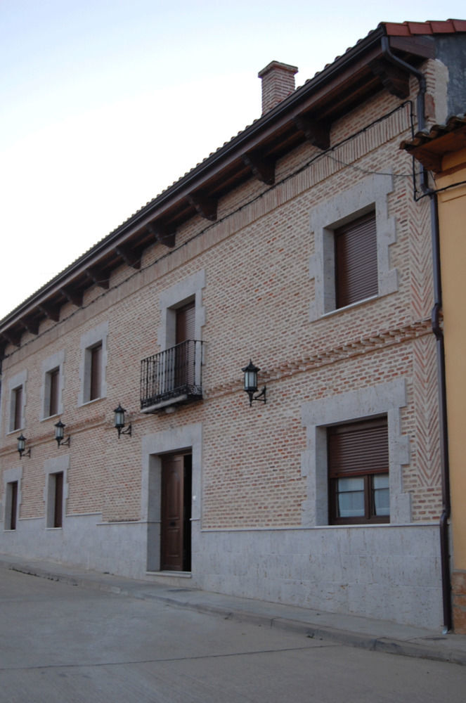 La Casona De Dona Petra Hotel Villarmentero de Campos Bagian luar foto